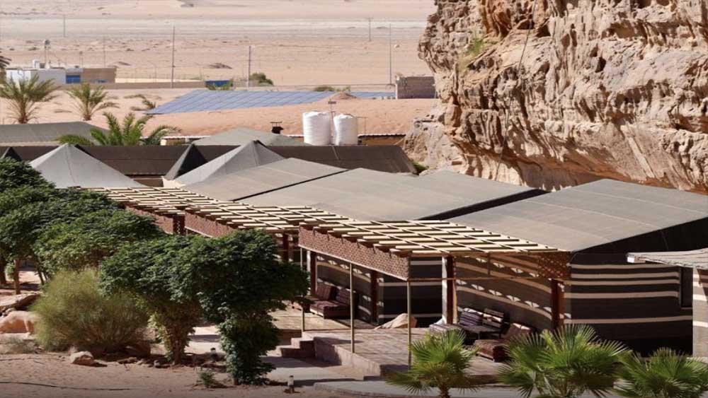 خيمة عائلية من الخارج